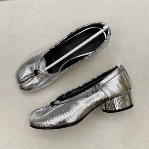 Maison Martin Margiela Silver Metallic Split-Toe Low Heel Pumps